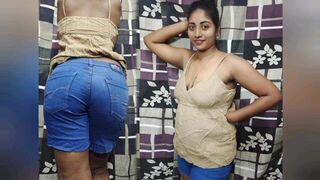 Big ass sexy indian MILF got fucked while she was in her phone - porn video