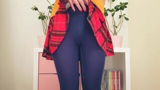 Desperate Pantyhose Wetting and Masturbation - porn video
